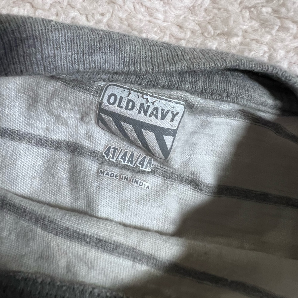 Old Navy ‘Woof You’ Boys Tee 4T - Picture 4 of 5
